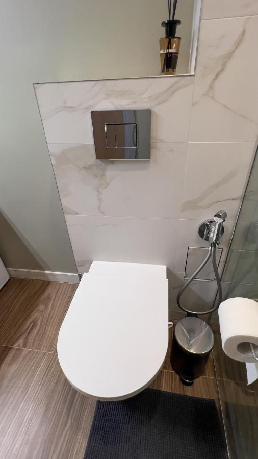 The Sixth - Self Check-In Apartment Тукумс Екстериор снимка