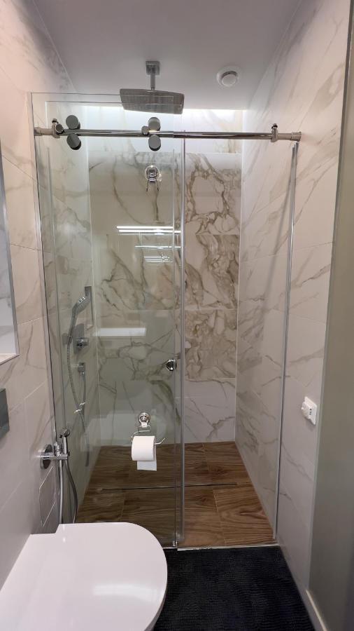 The Sixth - Self Check-In Apartment Тукумс Екстериор снимка